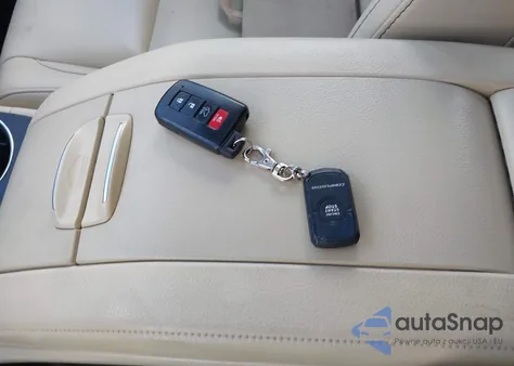 2019 Toyota Highlander Xle z USA, uszkodzony, nr VIN 5TDJZRFH3KS978519